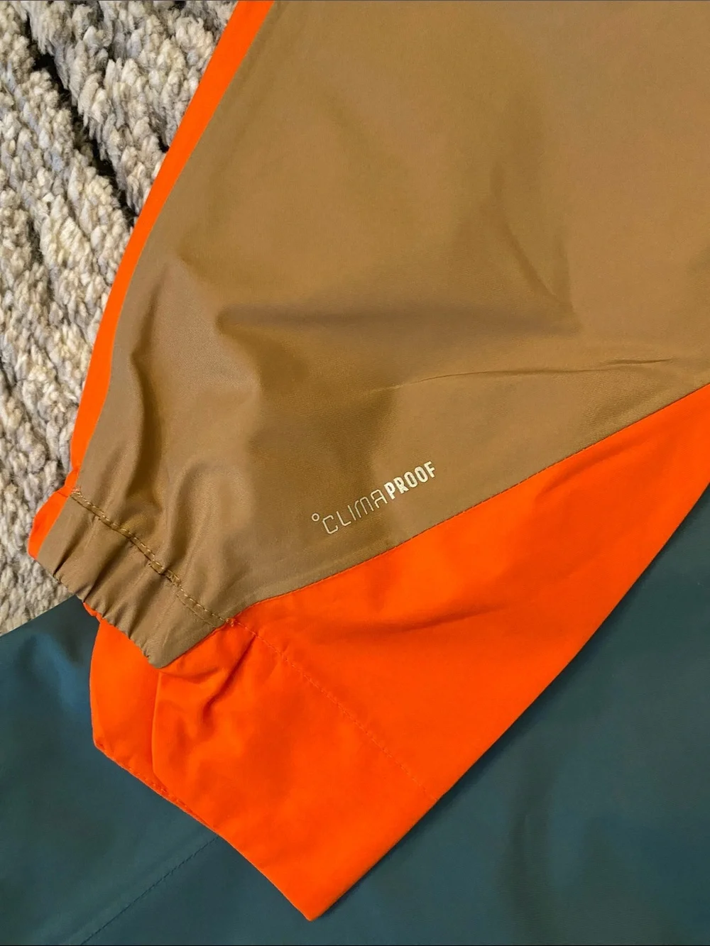 New Men’s Adidas TERREX XPLORIC 2.5L CLIMAPROOF ANORAK Medium